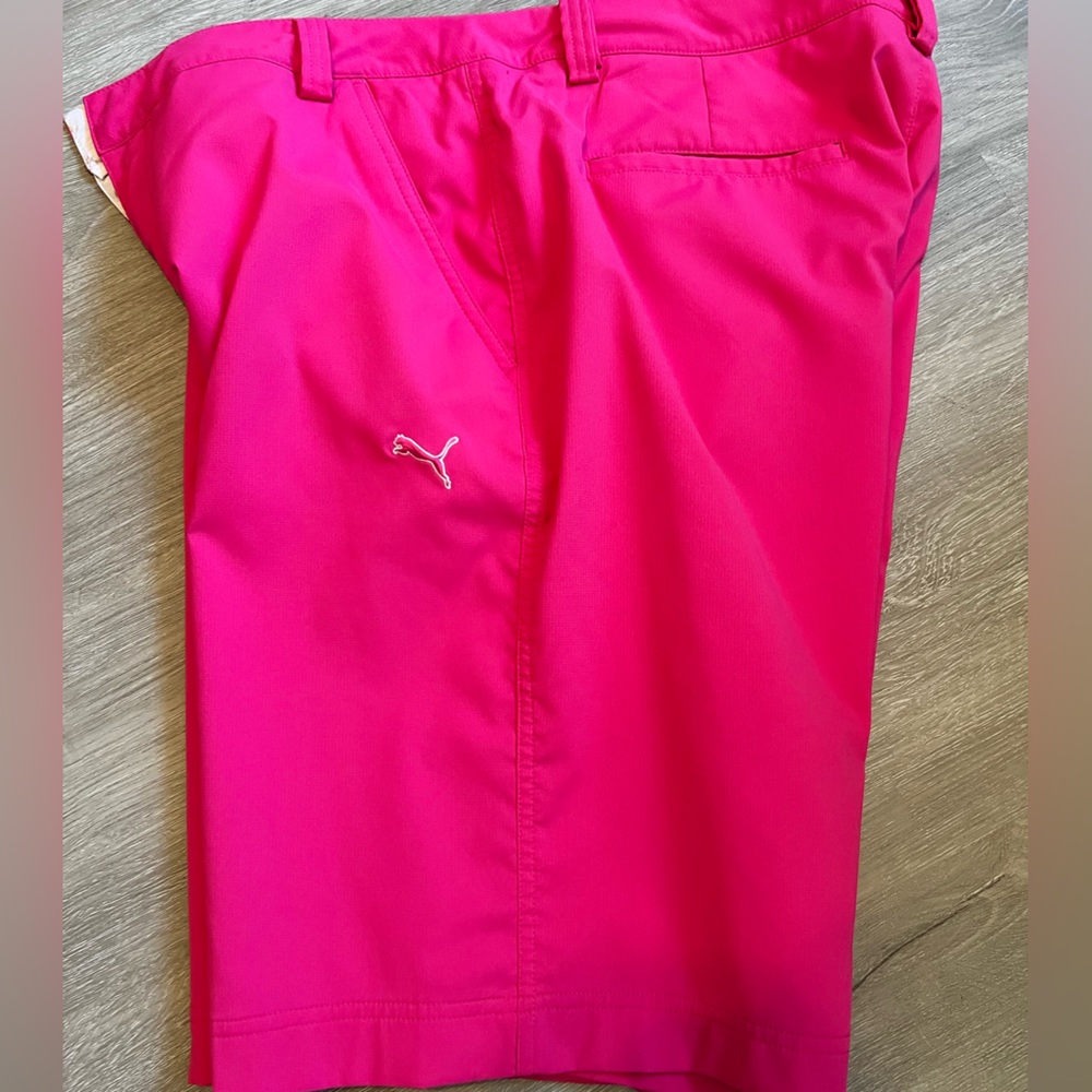 Men’s pink Puma golf shorts size 34